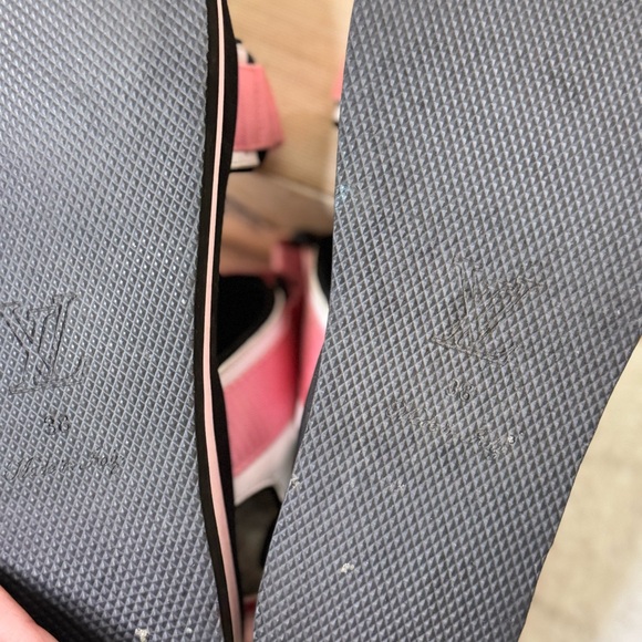 authentic pair of LOUIS VUITTON Monogram Flat Arcade Sandals 
size 38 - Picture 9 of 9